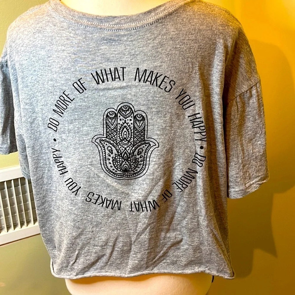 Miken cropped ‘do more of what makes you happy’ raw hem top - Picture 10 of 10